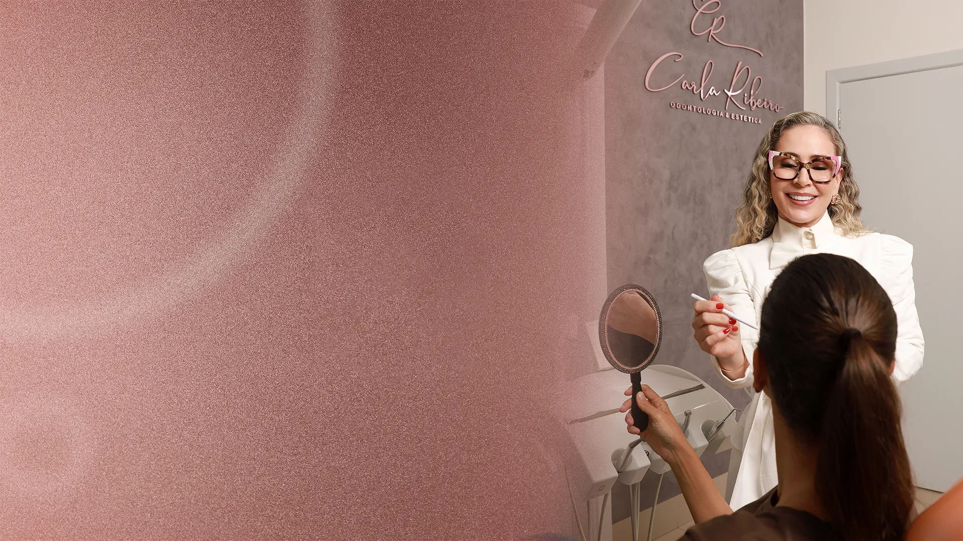 Dra. Carla Ribeiro — Especialista em Rejuvenescimento